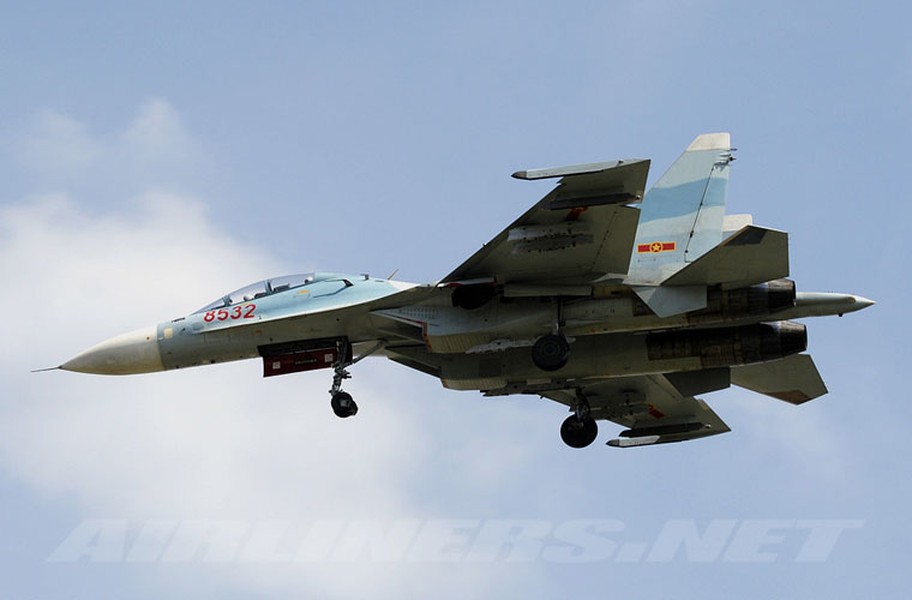 Su-30MK2 là một trong những biến thể của dòng tiêm kích đa năng Su-30MK do hãng Sukhoi (Nga) thiết kế, được tối ưu cho khả năng tấn công trên biển. Hiện nay, Su-30MK2 đã được nhiều quốc gia mua và trang bị cho lực lượng không quân nước mình, trong đó có Không quân Nhân dân Việt Nam.